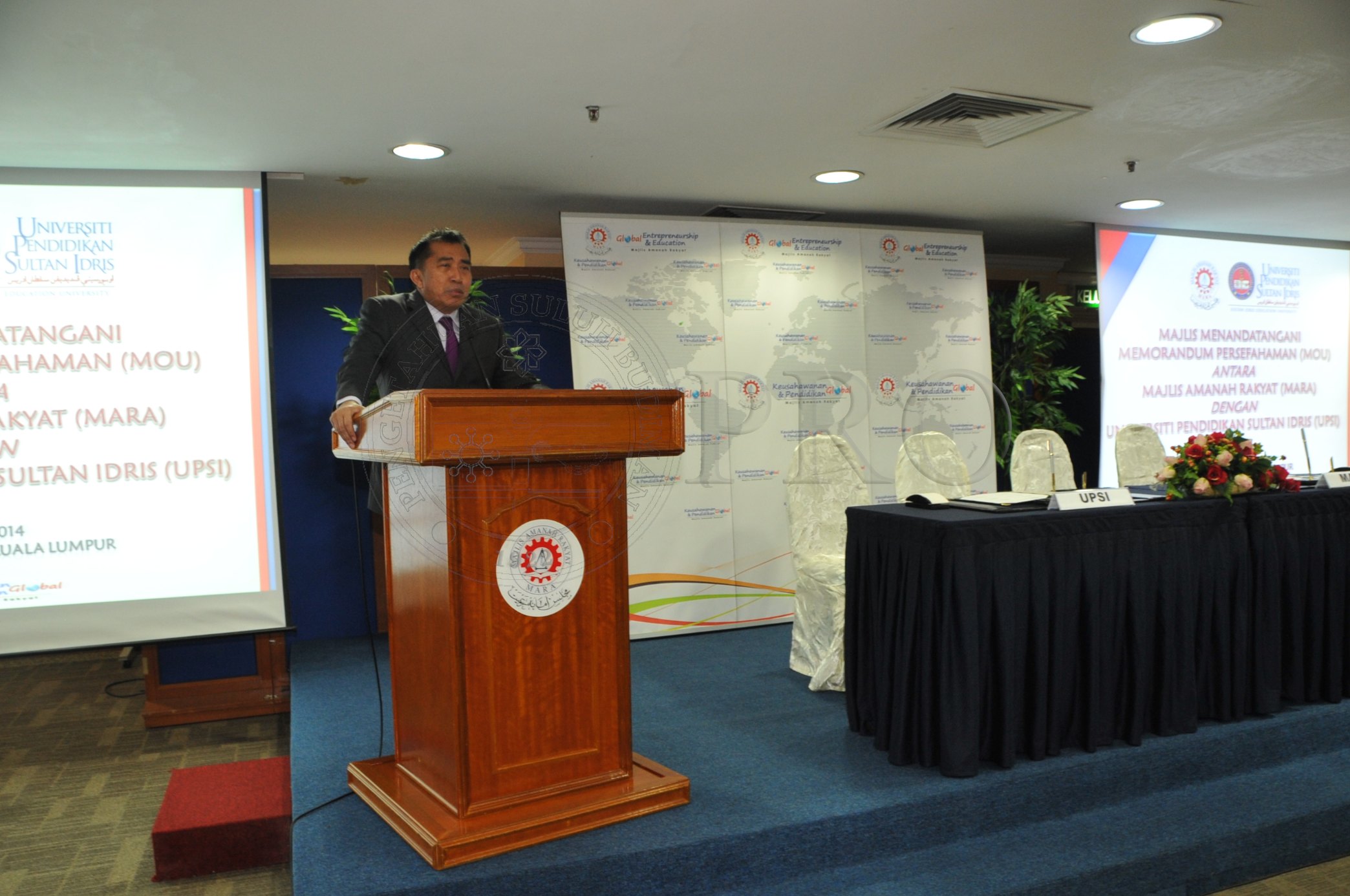 PRO 14 37 MARA PRO 4683